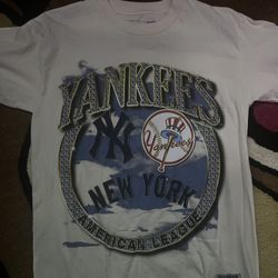Yankees Vintage Graphic Tee