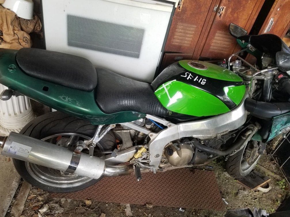 1999 Kawasaki Ninja Zx6 With Title