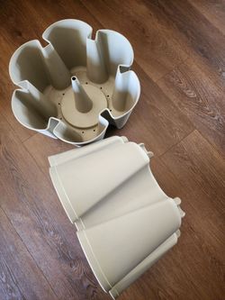 2 large stacking plant containers