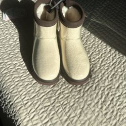 Kookaburra By UGG Boots In Size 8 Brand New