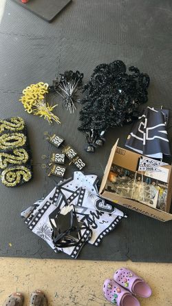 USED 2026 grad decorations
