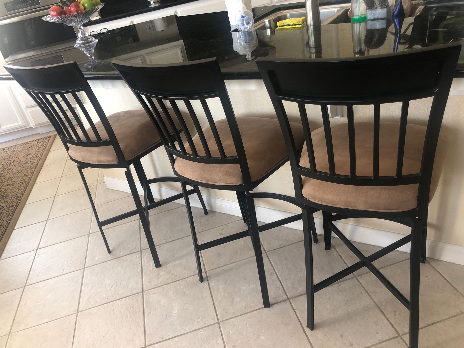 3 Stools for kitchen island table
