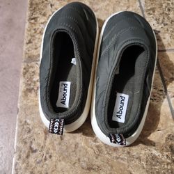 Womans Or Mans Comfy House Shoes