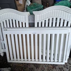 Baby Italia White Crib, Model -Eastside