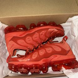 Orange  Vapor max size 6 worn once 