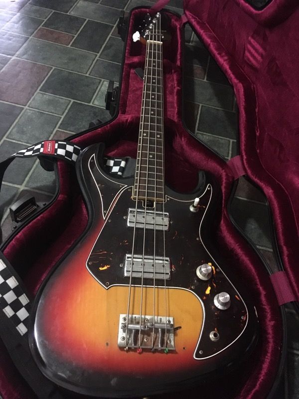 (Rare) 1970 Silvertone Vintage Bass Guitar