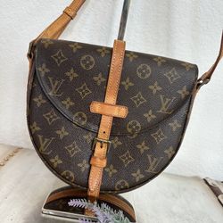 Louis Vuitton Chantilly MM Monogram Crossbody Bag 