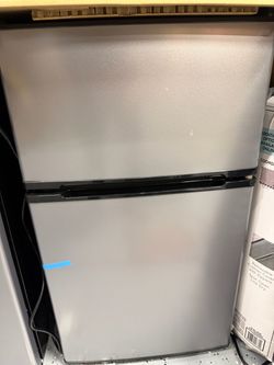 Mainstays mini fridge