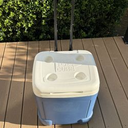 Igloo Cube 60qt Cooler… Like new
