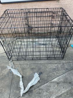 Pet crate no tray