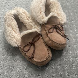 Ugg tan slippers 