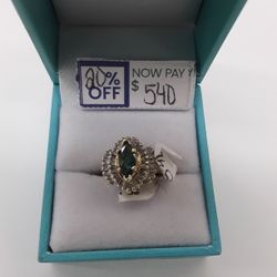 Ladies Emerald And Diamonds 14kt Yellow Gold 