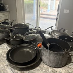Free Set Of 12 Pots/Pans
