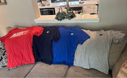 Nike T-Shirts Mens Medium Set of 4