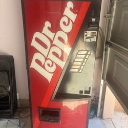 Dr Pepper vending machine
