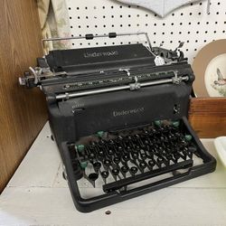 Antique Underwood Manual Typewriter
