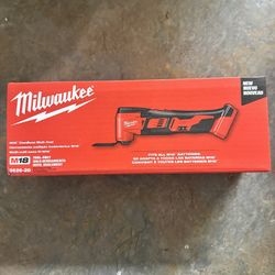 MILWAUKEE M18 MULTI TOOL (TOOL ONLY)