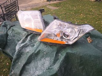 2010 Cadillac SRX headlight Assembly Pair of 2