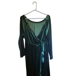 Plus Size FO-Wrap Velvet Dress