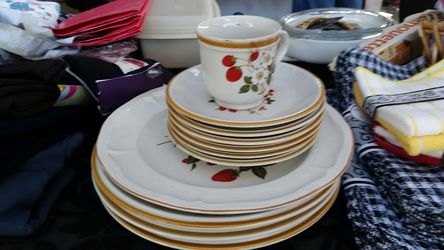 Set of dishes