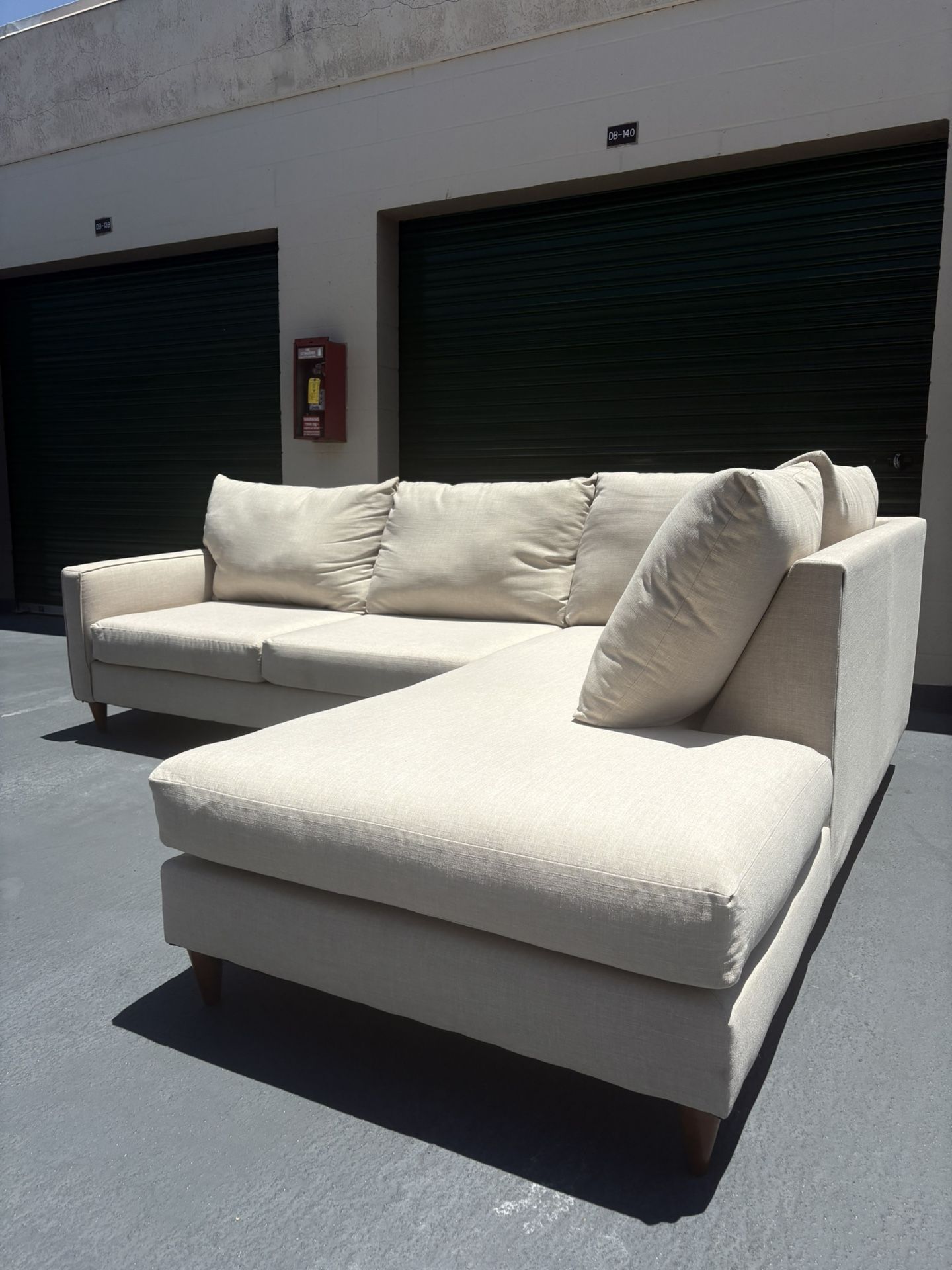 Beige Sectional Couch 🛻Delivery Available🛻
