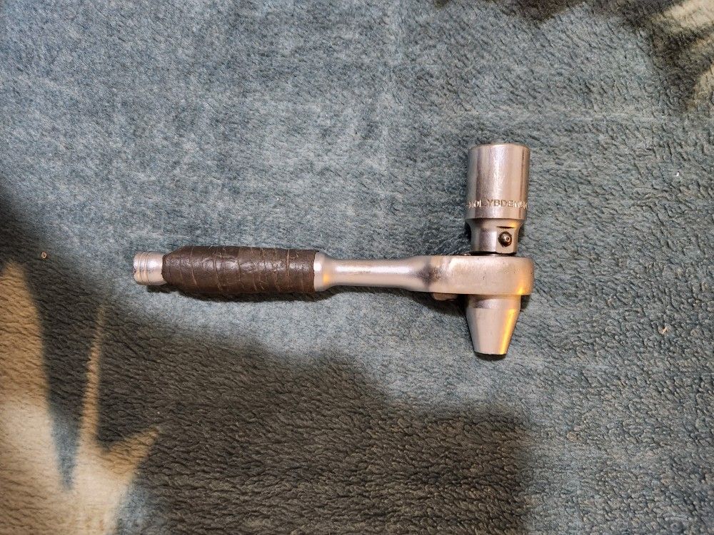 7/8" Scaffold Wrench with Holder 