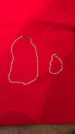 Gorgeous Pearl Necklace And Bracelet Set 