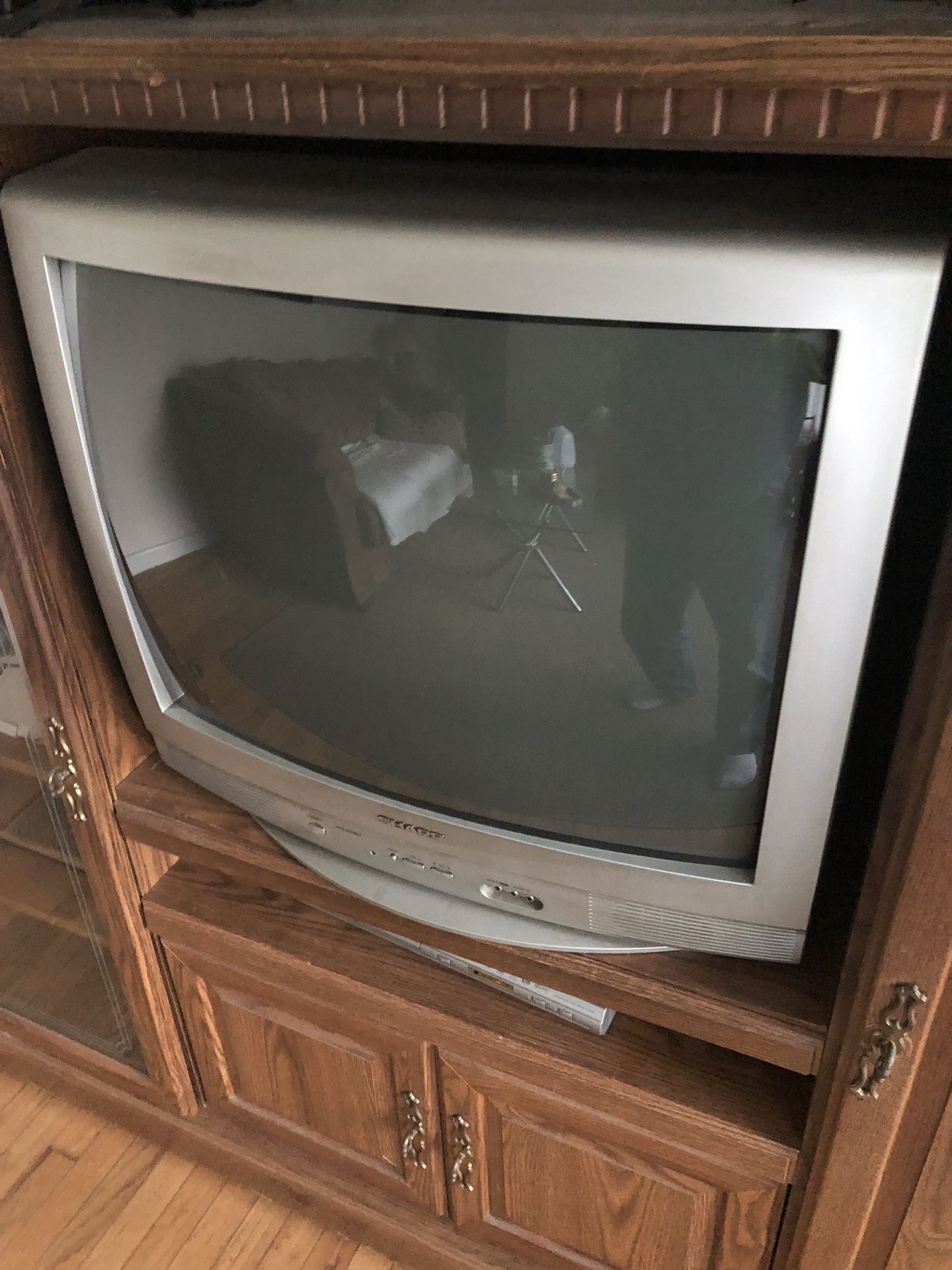 27 Inch Tv Works Great