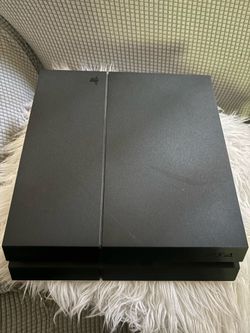 PS4 with REMOTES