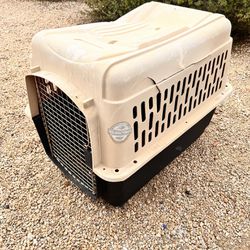 Petmate Medium Plastic Dog Crate 31” x 22” x 25”
