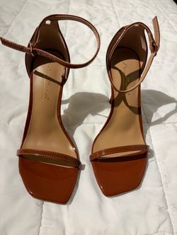 New Anne Michelle Brown Patent Strappy Heels
