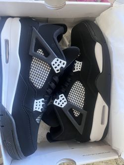 Jordan 4s