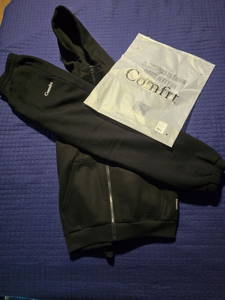 Comfrt Hoodie And Sweat Pants