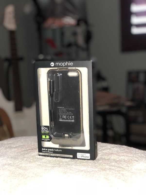 Mophie Iphone 5 charging case with box