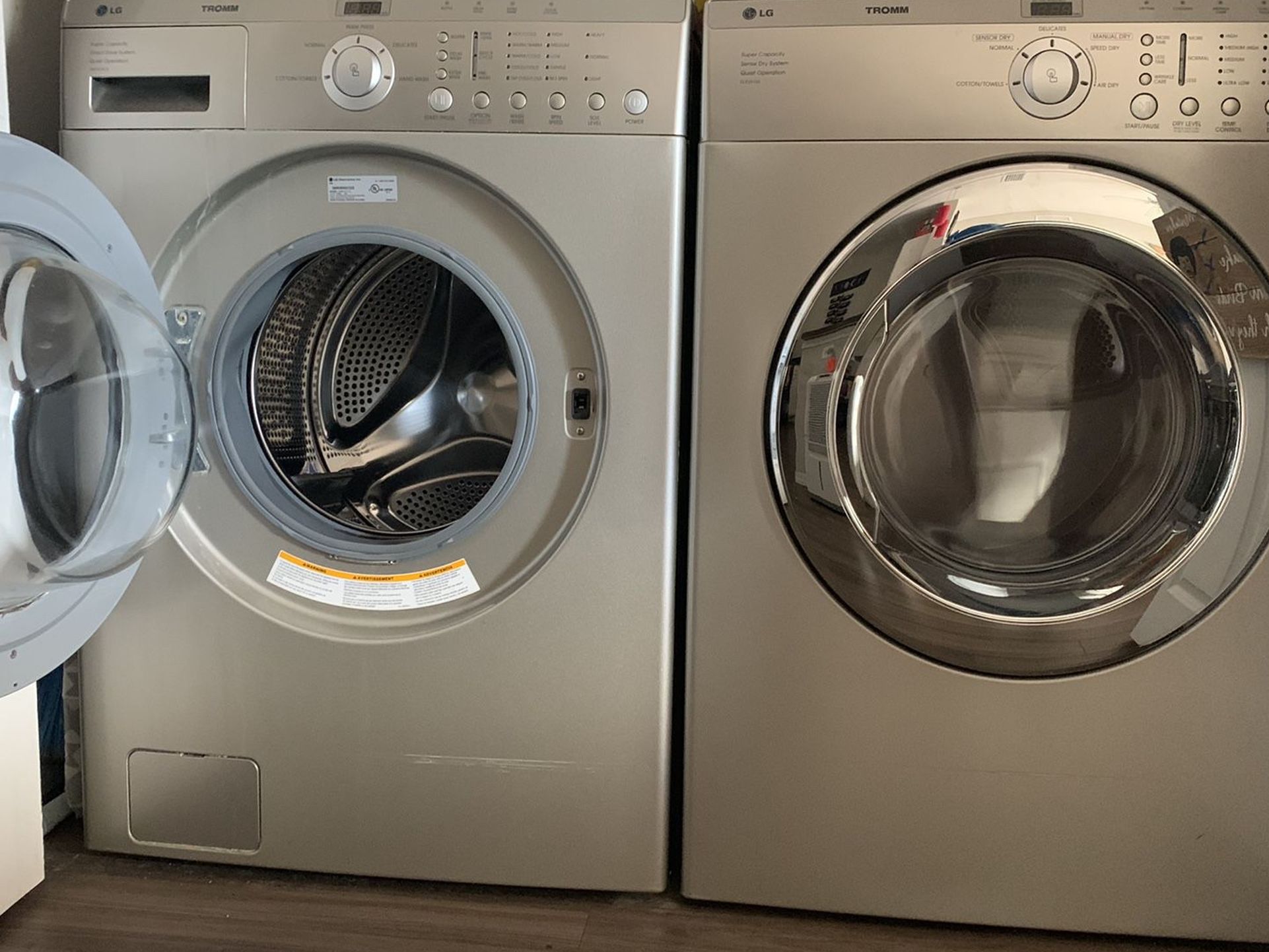 LG TROMM - Washer And Dryer - Electric