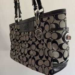 coach purse black