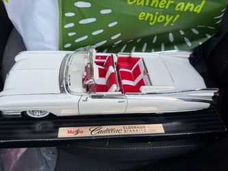 Maisto 1959 Cadillac Eldorado Biarritz Die-Cast Model