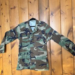 Vintage U.S. Air Force Woodland Camo Jacket – Medium Long 