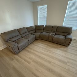 Value City Sectional 