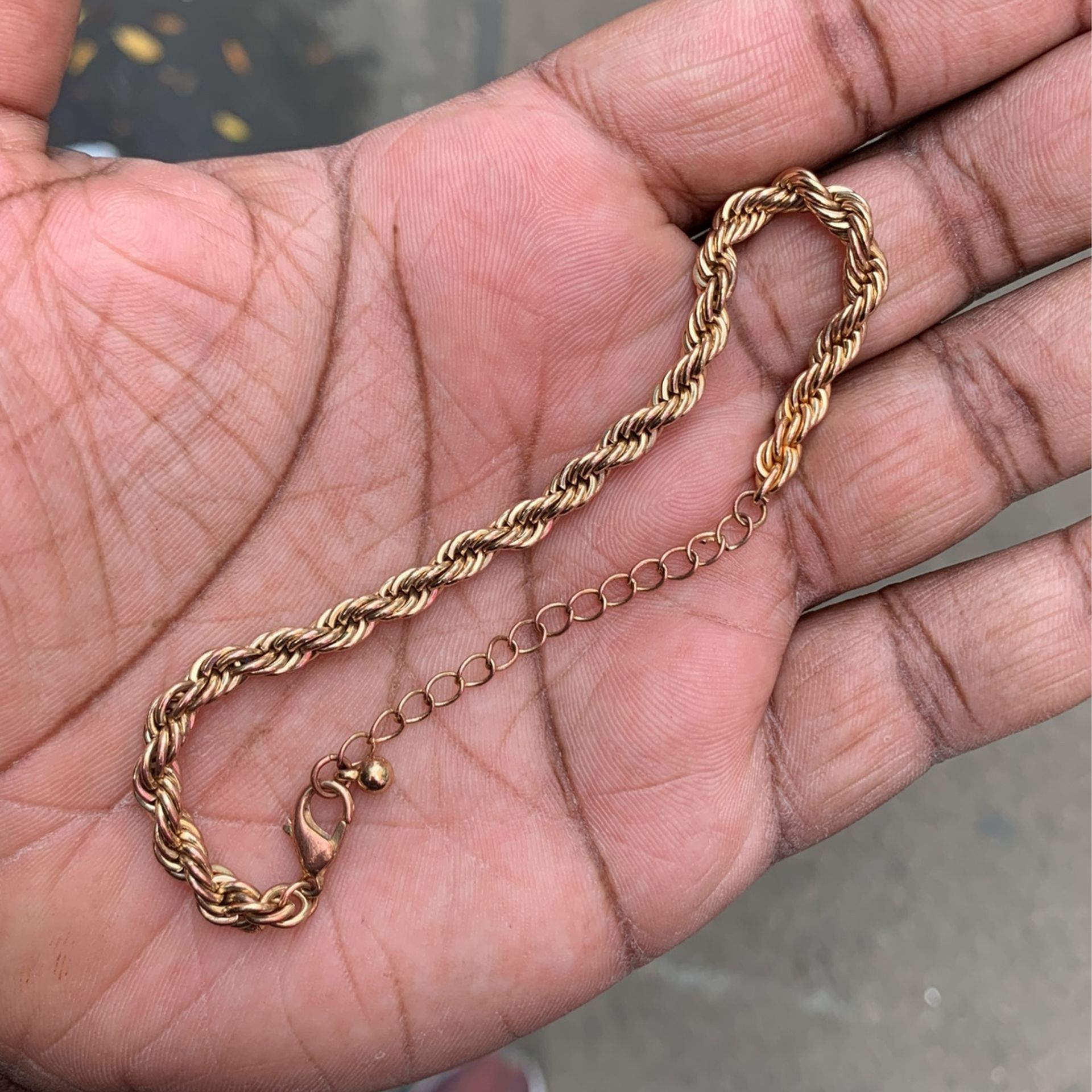 Gold anklet