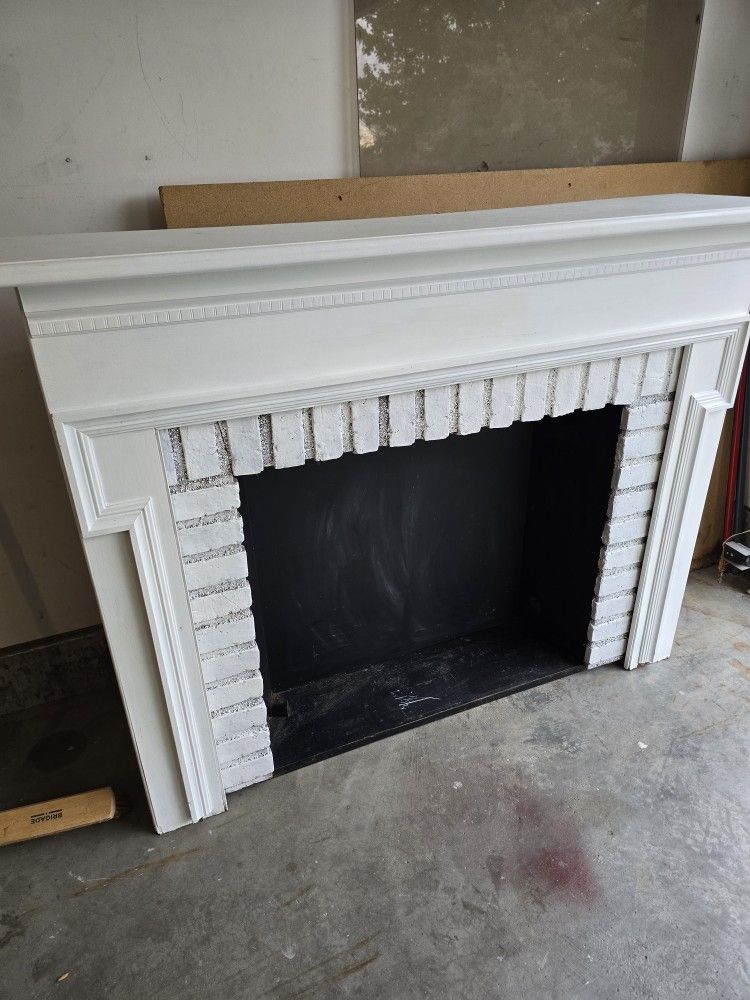 Mantel Surround White