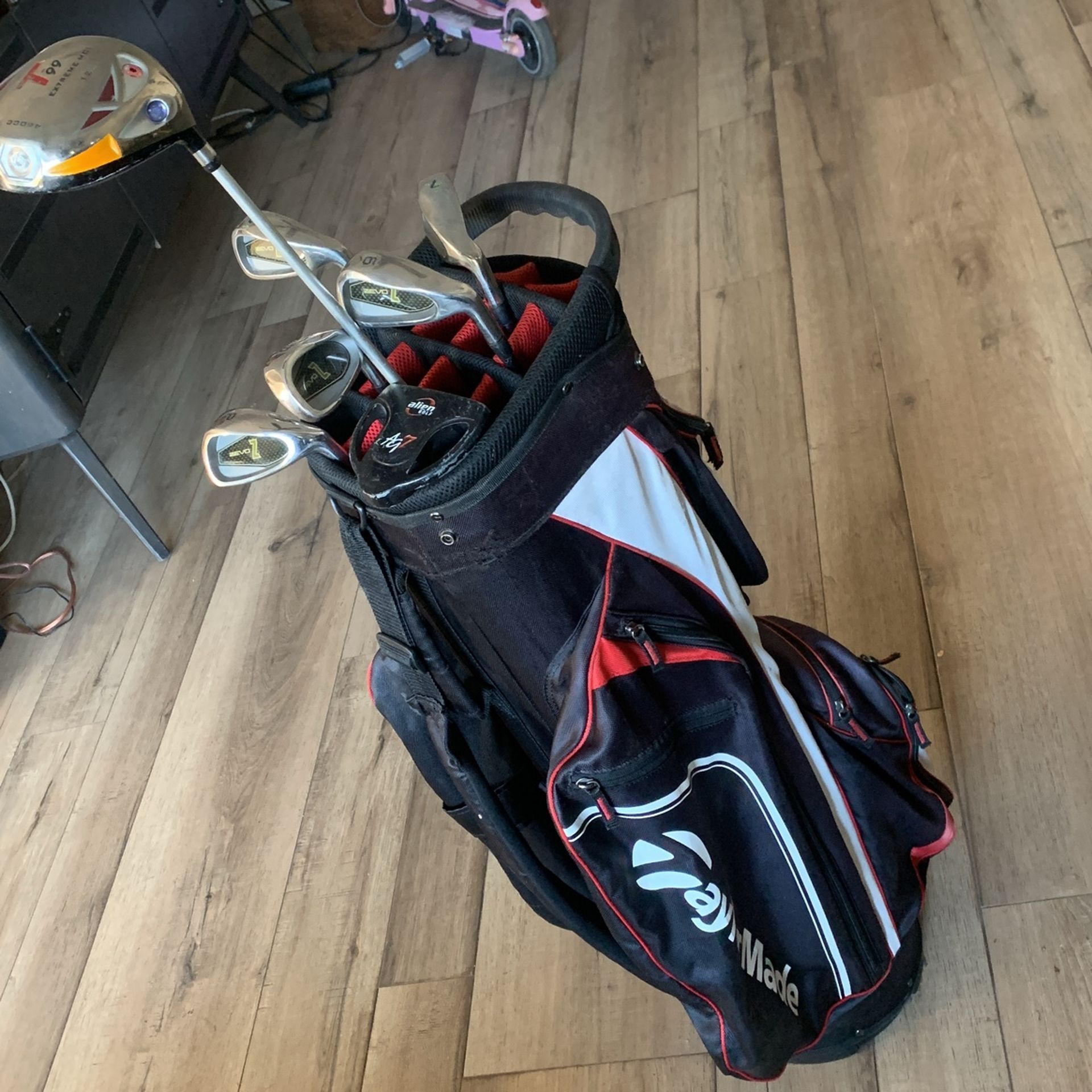 Zevo Z golf clubs, tailor-made golf bag