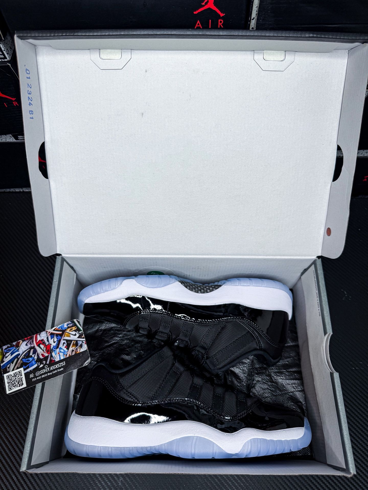 Jordan 11 Space Jam Size 7