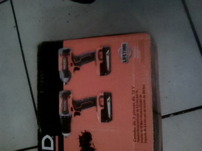 18 V Rigid Impact Drill Combo With 2 Batteries And Charger And Carrying Case 