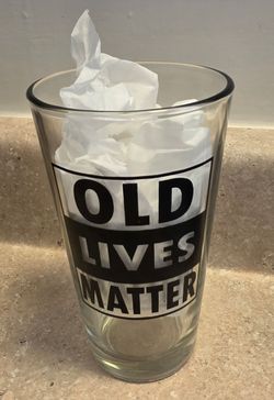 Old Lives Matter Beer Pint Drink Glass Cup Fathers Day Mom's Birthday Gag Gift Funny
