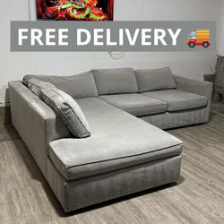 West Elm Sectional Couch 🛋️ - FREE DELIVERY 🚚 
