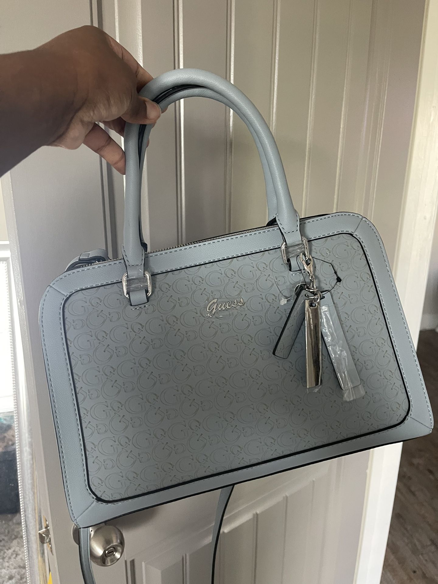 BRAND NEW GUESS BAG