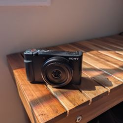 Sony ZV-1F Vlogging Camera