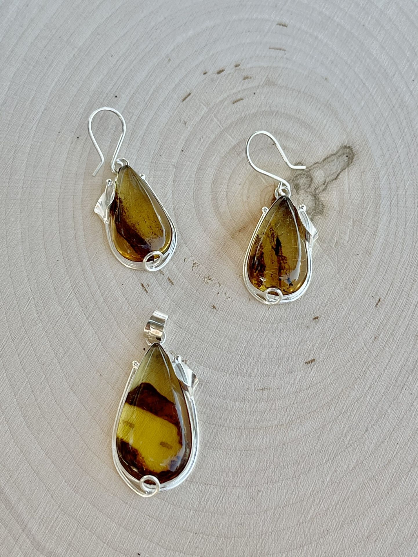 Set Of Drops Earrings & Pendant For Necklaces With AuthenticChiapas Amber