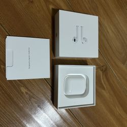 Apple AirPods with Charging Case